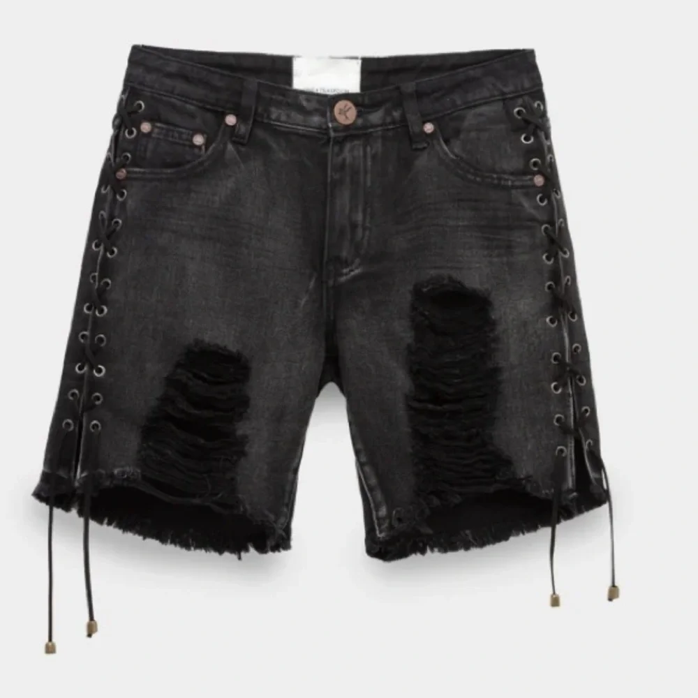 One Teaspoon  Stevies Low Waist Long Length Boyfriend Denim Shorts, NWT